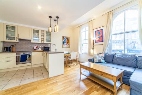 Kitchen or kitchenette, Living room, Seating area, stove