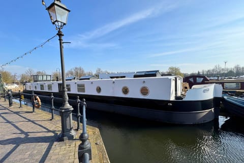 The Swan Flotel - Barton Marina Docked boat in South Derbyshire District