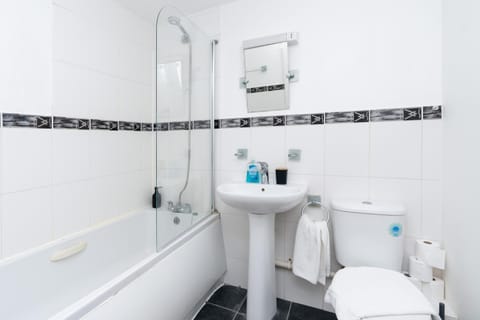 Shower, Toilet, Bathroom, Bath