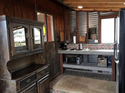 Romantic Yucca Valley Cabin with Hot Tub Cabin in Yucca Valley