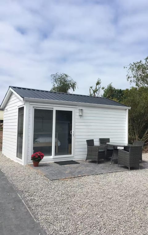 Property building, Patio, Day