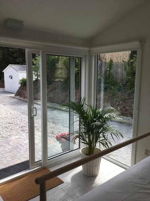 Bed, Garden, View (from property/room), Bedroom, Garden view