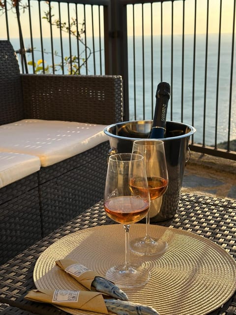 Day, Natural landscape, View (from property/room), Balcony/Terrace, Food and drinks, Sea view, Alcoholic drinks