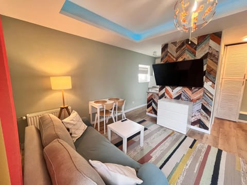 TV and multimedia, Living room, Photo of the whole room, Seating area