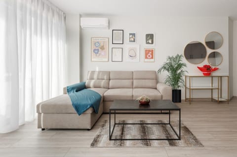 Living room, Seating area, air conditioner