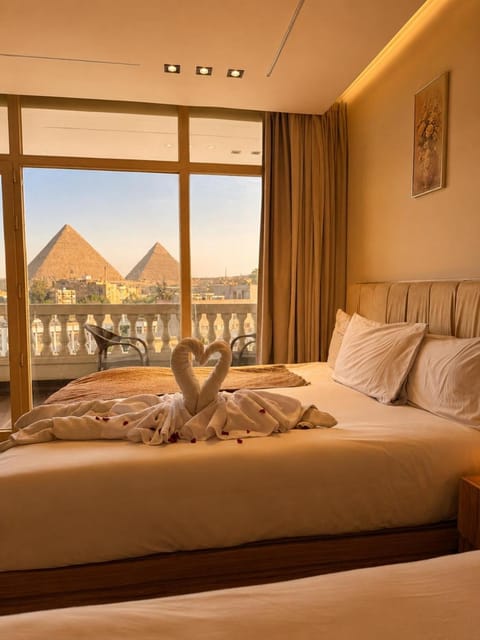 Photo of the whole room, Bedroom, Mountain view
