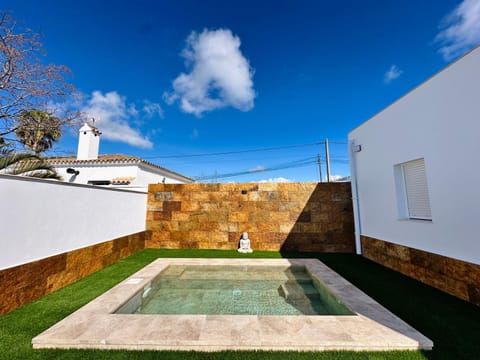 Patio, Pool view, Swimming pool