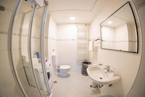 Flow Apartments WINKEL ATELIER Apartment in Merano