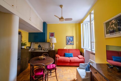 Communal lounge/ TV room, Living room, Seating area, Dining area