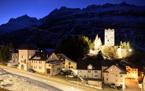 Sust Lodge Hotel in Canton of Ticino