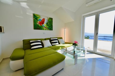 Living room, Sea view