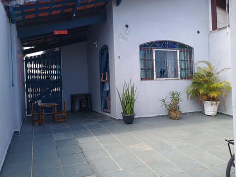 Property building, Patio, Facade/entrance