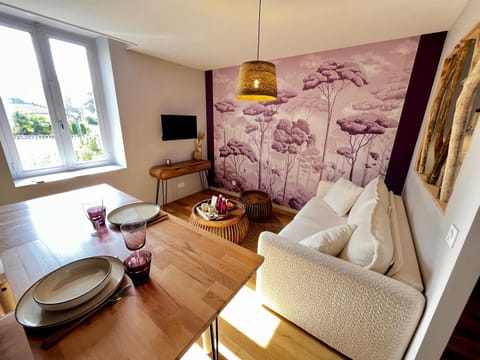 Wisteria Villa - Nuit Enchantée, Ecully Bed and Breakfast in Tassin-la-Demi-Lune