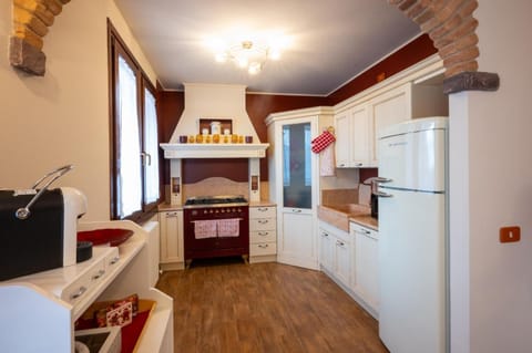 Kitchen or kitchenette, oven, stove