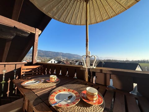 View (from property/room), Balcony/Terrace, Dining area, Mountain view