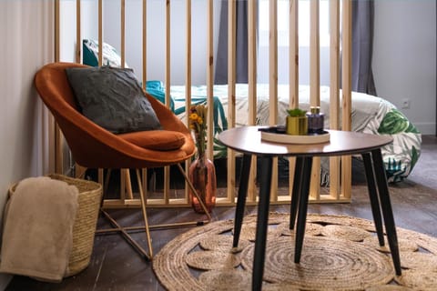 Living room, Decorative detail, Seating area