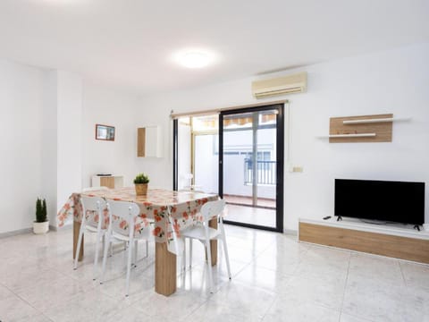 TV and multimedia, Living room, Dining area