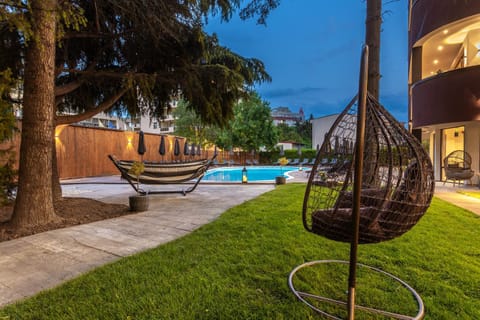 Property building, Night, Garden view, Pool view, Swimming pool, sunbed