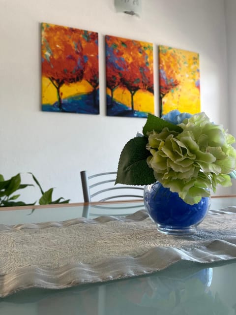 Decorative detail, Dining area