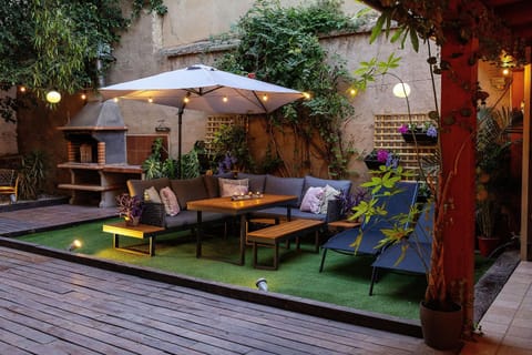 Property building, Garden, Seating area, sunbed
