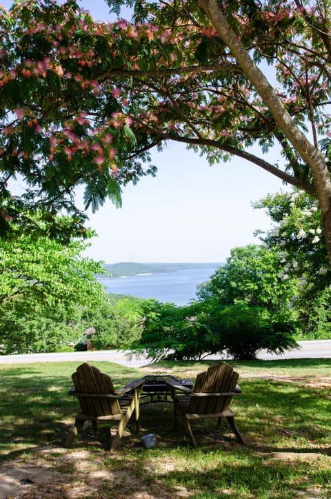 Whispering Woods Cabins & Grill Cabin in Arkansas