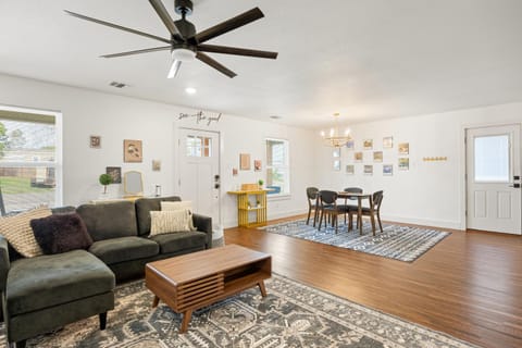 Living room, Seating area, Dining area