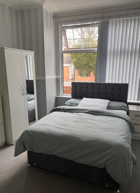 Home away from home Vacation rental in Manchester