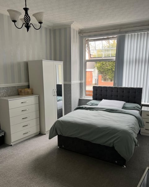 Home away from home Vacation rental in Manchester