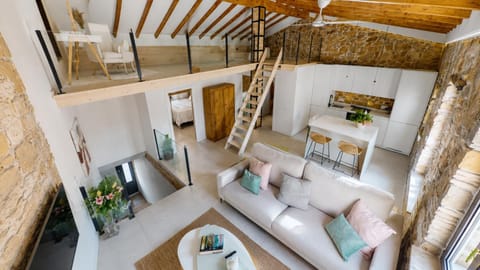 TV and multimedia, Kitchen or kitchenette, Living room, Seating area