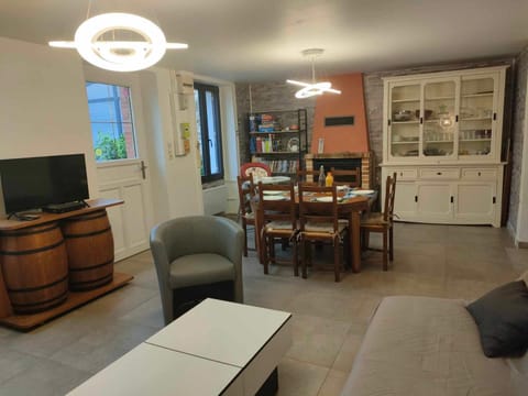 Communal lounge/ TV room, Living room, Seating area, Dining area