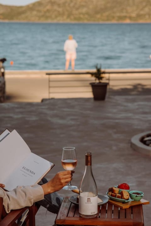 Day, Natural landscape, Balcony/Terrace, Food and drinks, Guests, Sea view, Drinks
