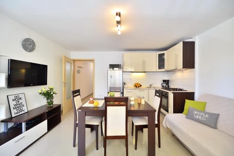 Kitchen or kitchenette, Living room, Dining area