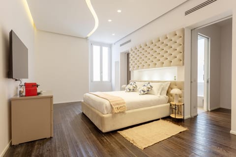 Bed, Photo of the whole room