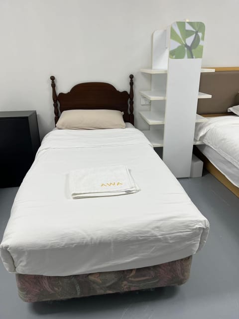 2 Double Beds, 1 Single Bed, 2 Double Sofa Beds in 1 Room, Serviced Suite 6 Apartment in Auckland