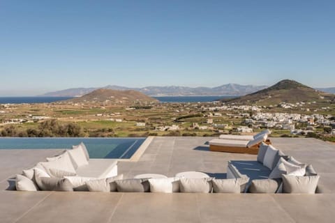 Natural landscape, View (from property/room), Balcony/Terrace, Seating area, Pool view, Sea view, Swimming pool, sunbed