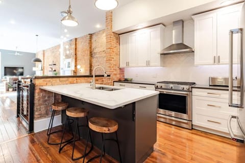 Luxury 4BR - Washington Park - Walk Everywhere House in Over The Rhine