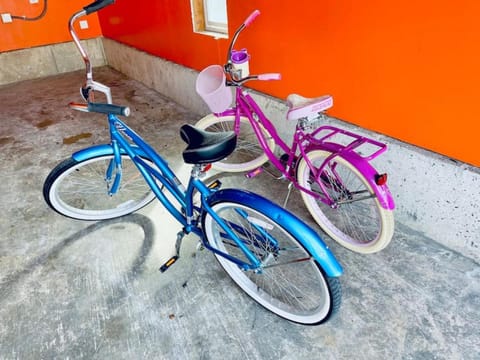 The Sand Jamm beach house with ARCADE and HOT TUB House in Lincoln City