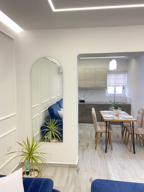 Kitchen or kitchenette, Living room, Dining area