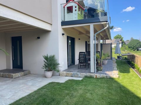 Garden, Balcony/Terrace