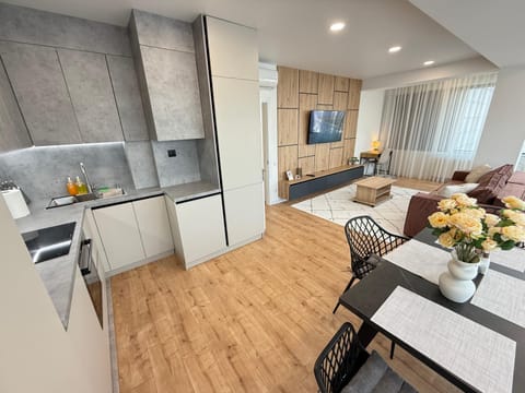 TV and multimedia, Kitchen or kitchenette, Living room, Dining area, oven