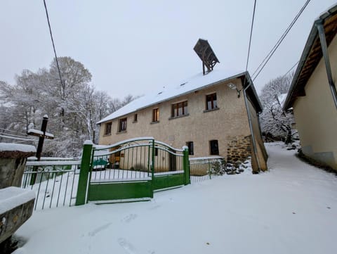 Property building, Winter