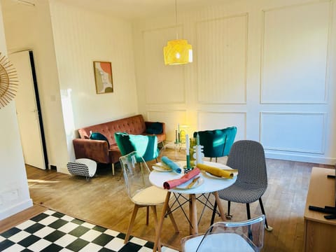 Living room, Dining area