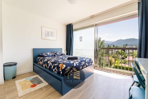 Bed, Natural landscape, View (from property/room), Balcony/Terrace, Photo of the whole room, Bedroom, Mountain view
