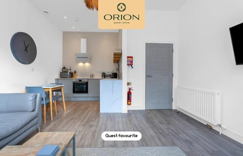 TV and multimedia, Kitchen or kitchenette, Seating area, Dining area, oven, stove