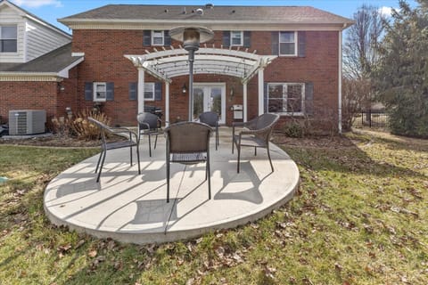 Tranquil Escape on 1 Acre Near Eagle Creek House in Indiana