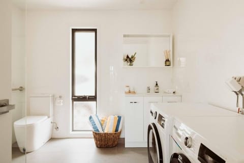 Toilet, Bathroom, washing machine, dryer