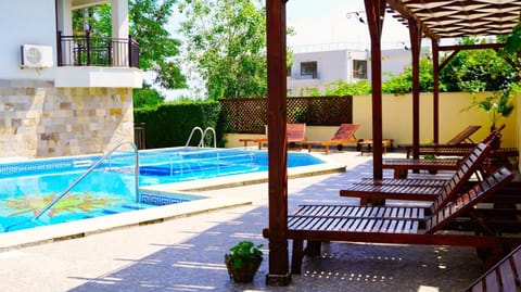 Pool view, Swimming pool, sunbed