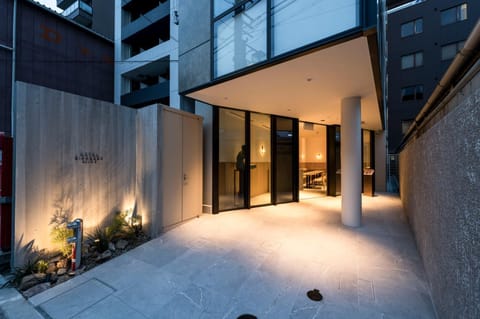 Property building, Facade/entrance
