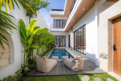 Garden, Swimming pool, Swimming pool, sunbed