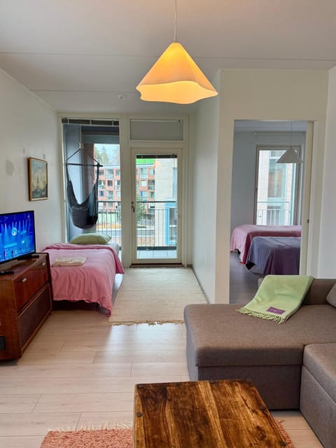 Bed, TV and multimedia, Living room, Photo of the whole room, Seating area